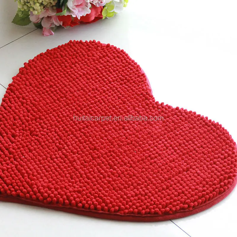 
short pile floor mat with anti slip base room mat heart shape 