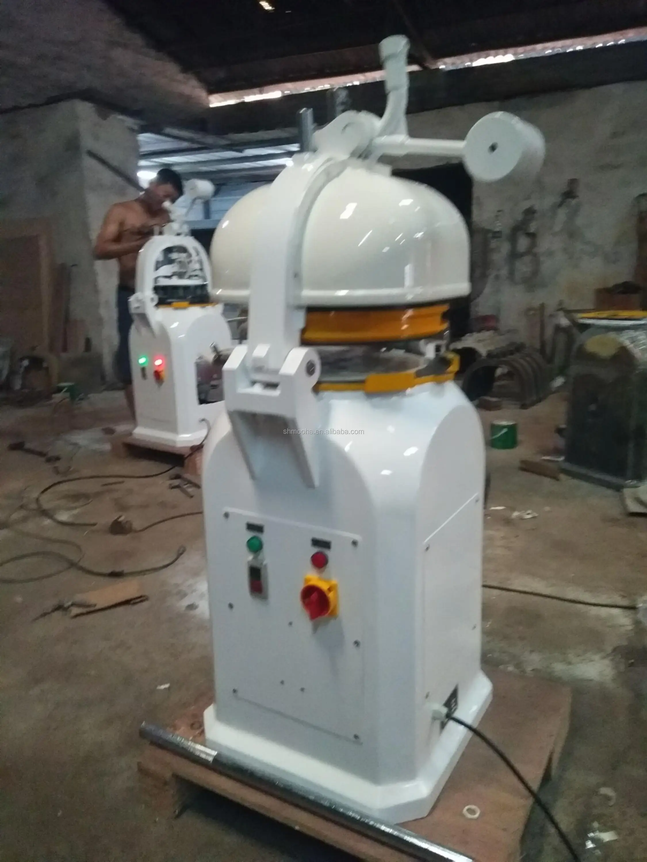 Commercial Dividing Rolling Machine Bread Dough Roller Baking Bakery Equipment Dough Kneading Machine Dough Divider Rounder