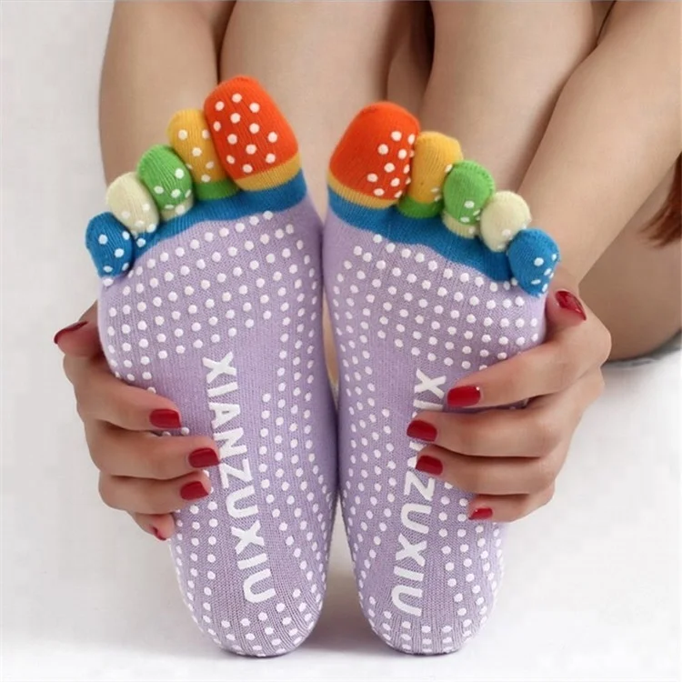 
UPGRADE Ladies anti-slip Yoga and dancing socks with five toes 