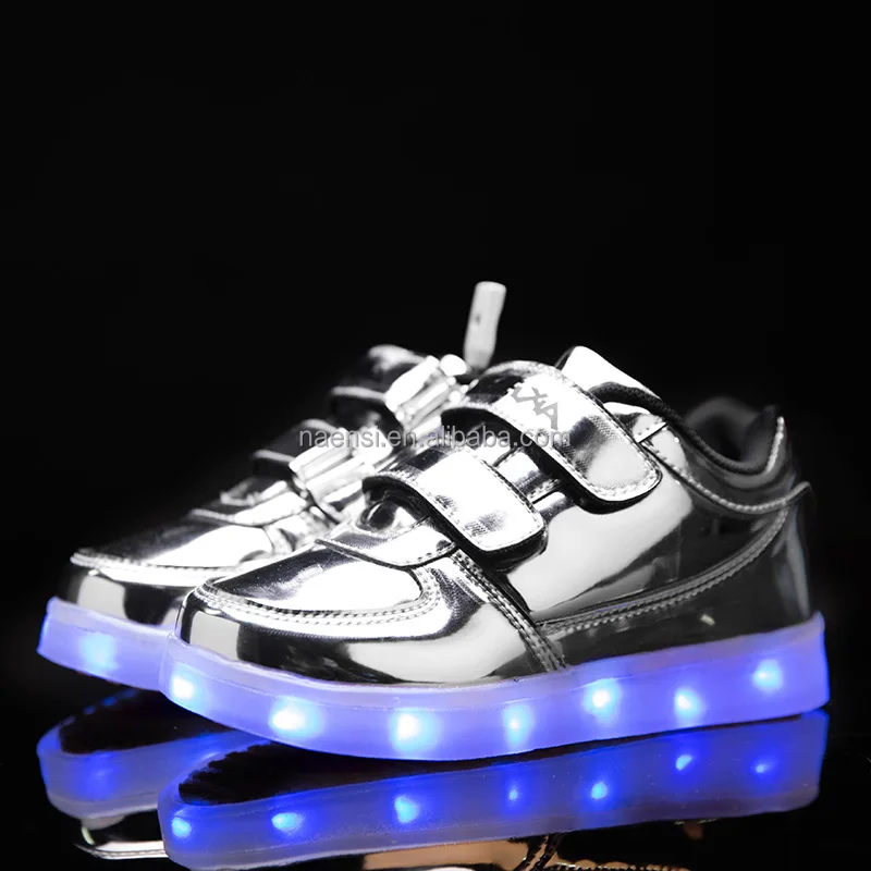 2021 модные мужские кроссовки на плоской подошве со светодиодной подсветкой