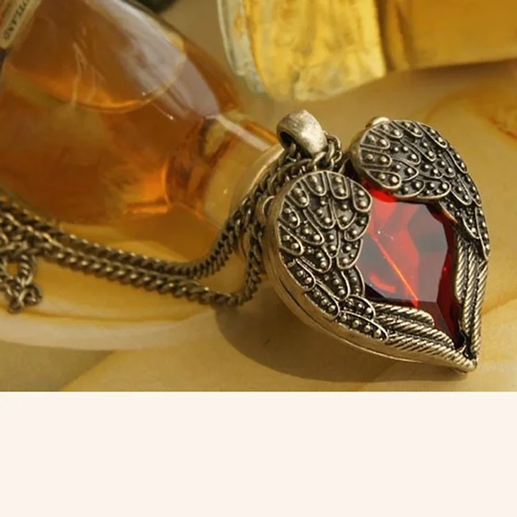 Fashion Jewelry Manufacturers Red Diamond Wings Heart Locket Necklace Love Pendant