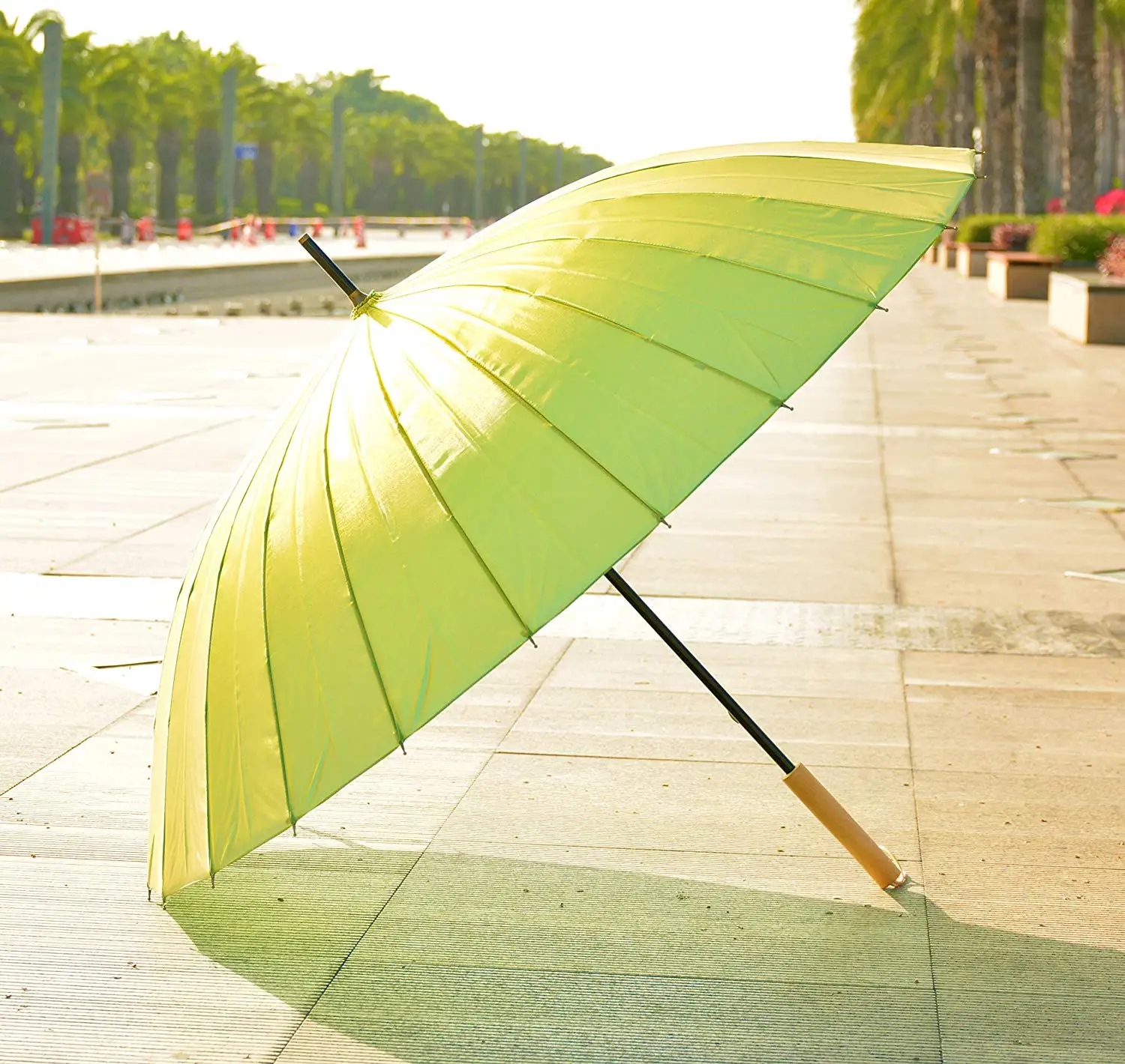 Ovida New Arrival 24 Ribs Advertising Gift Umbrella Special  Chameleon Large Golf Umbrella With Wooden Handle For Promotion