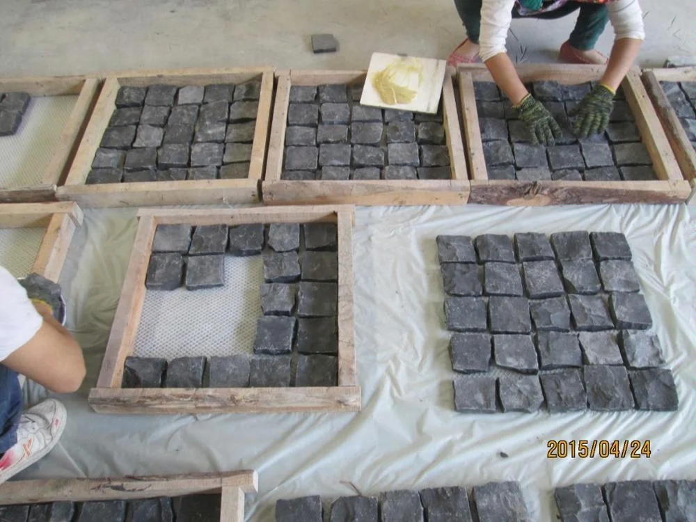 Granite Mesh Backed Cobblestone Pavers Natural Stone Mesh Tile