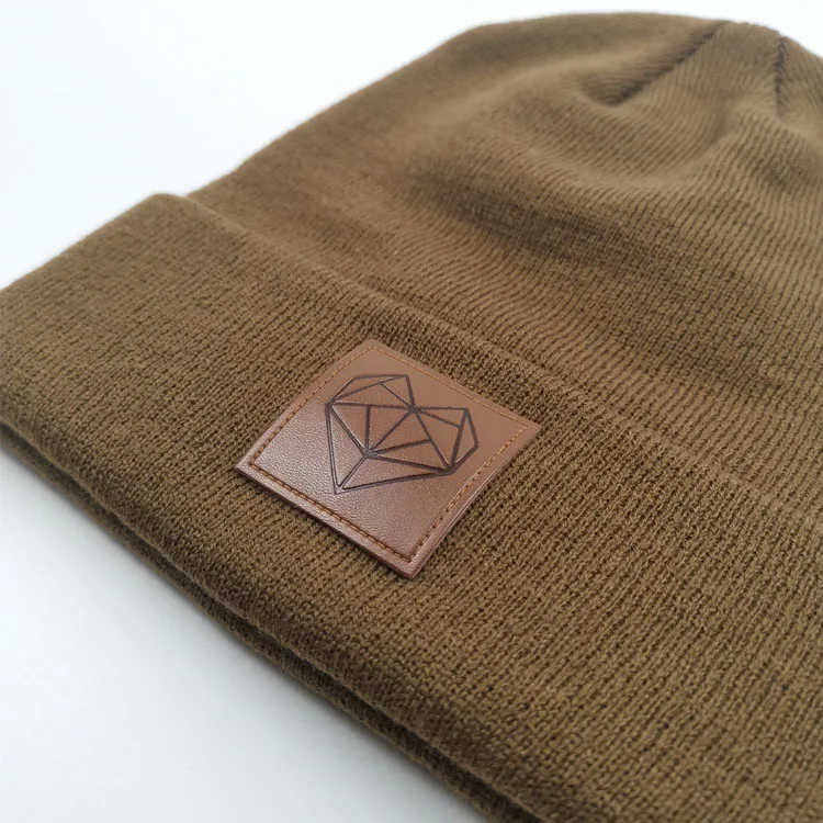 Принимаем заказы любого размера, кожаные пластыри, акриловые шапочки