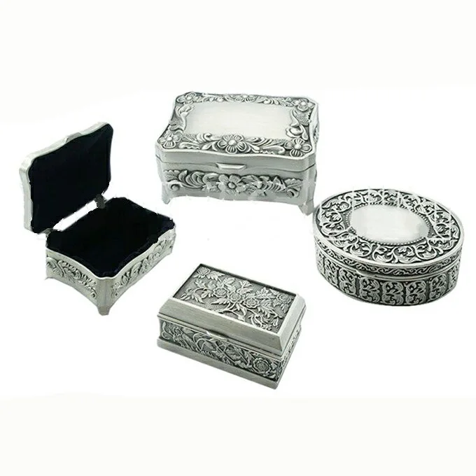 Manufacturer of custom high-end metal jewelry box. Gift box