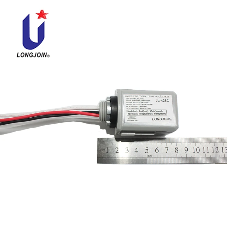 Outdoor Post Light with Dusk to Dawn Electric Photo Sensor