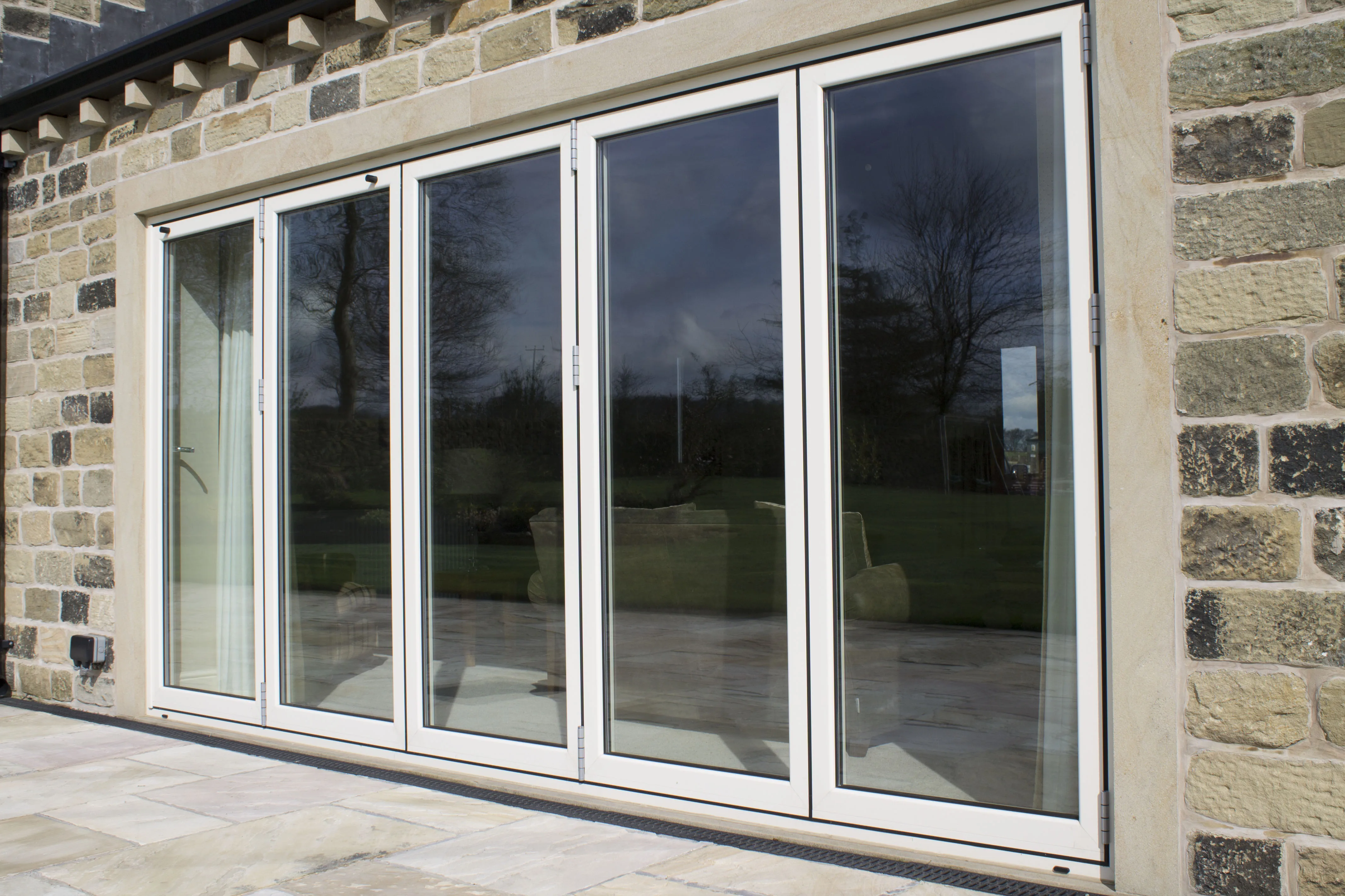 Aluminium glass sliding folding doors accordion folding doors to Sydney perth soundproof accordion door