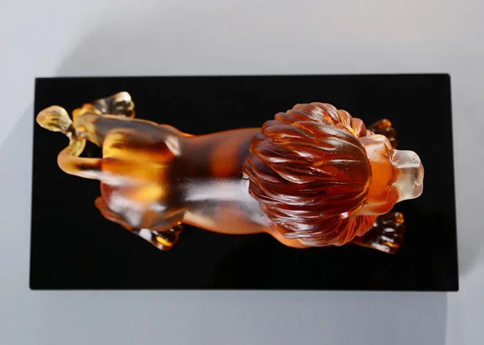 Casting Crystal Glass Amber Lion Wild Animal Statue Figurine Home Decor