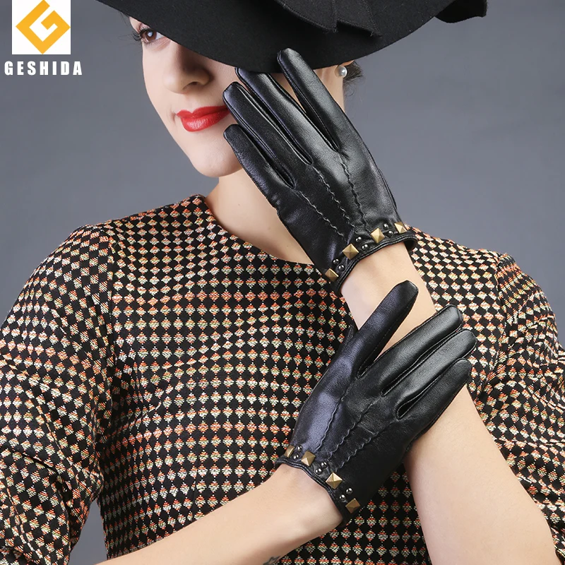 Comfortable lady full finger touch screen leather elegant rivet gloves