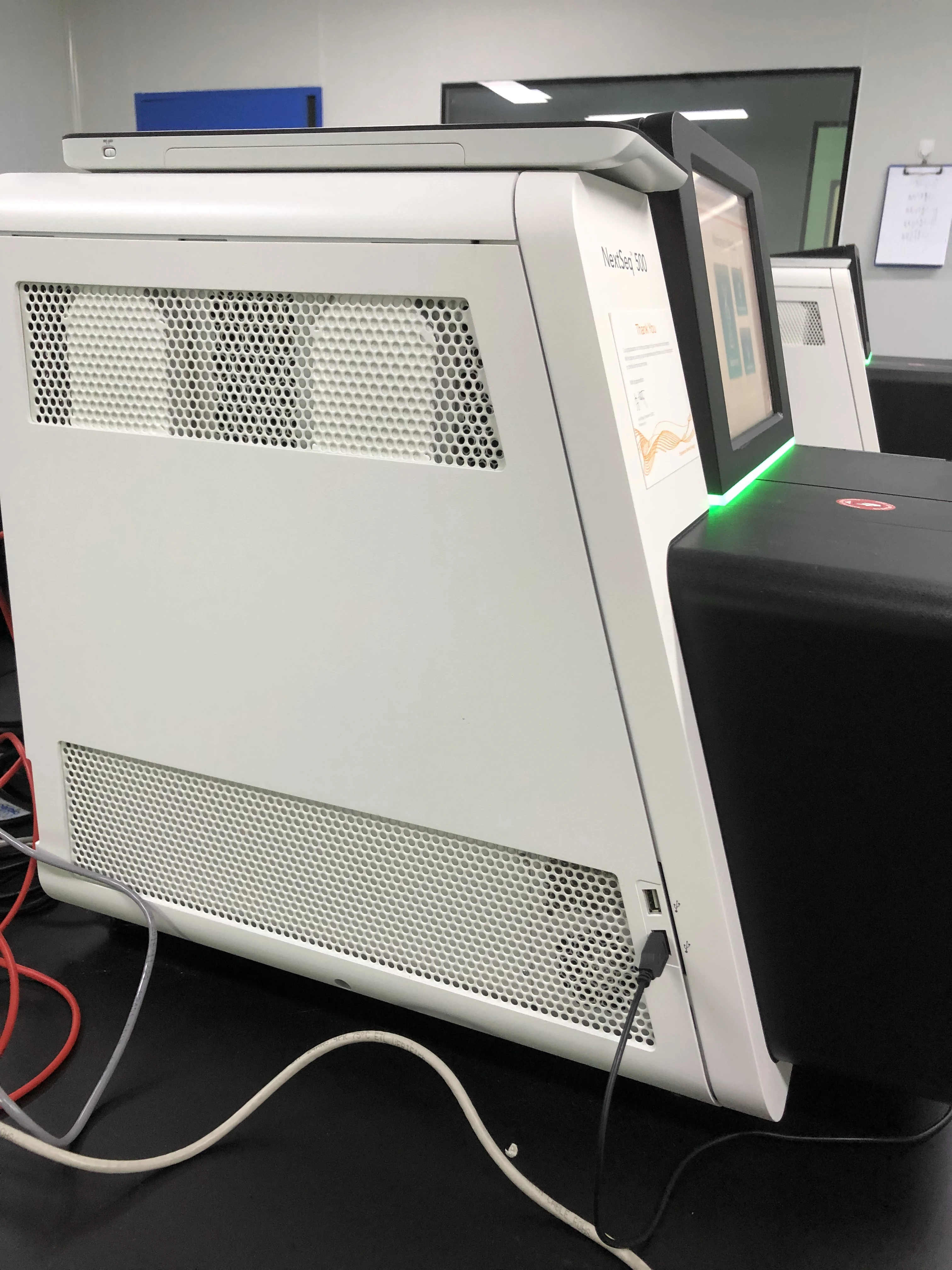 
Illumina NextSeq 500 DNA Sequencer - High-throughput Benchtop Next-Generation Sequencer 