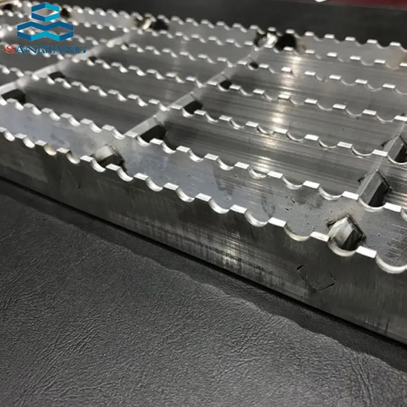 high quality roof grip strut grating for solar aluminum perforated plank walkway