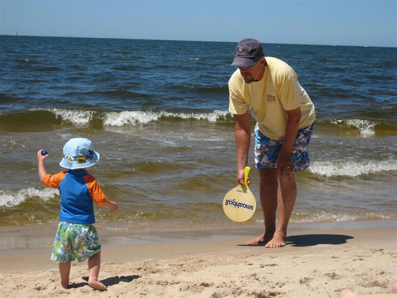 
OEM Wooden Beach Bat And Ball Set Toys Equipment Wood Beach Tennis Racket with Ball 
