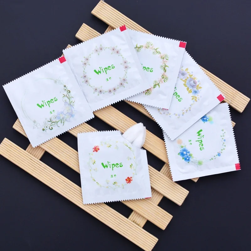 Free logo design 6.5x6.5cm individual condom pack restaurant sanitary hand wet wipes