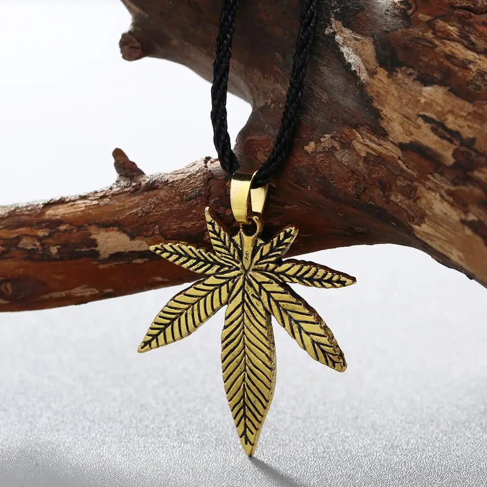 Punk Maple Leaf Necklace Big Hemp Fimble Leaf African Plants Tree Weed Foliage Leaves Pendant Necklace Men Jewelry Charm