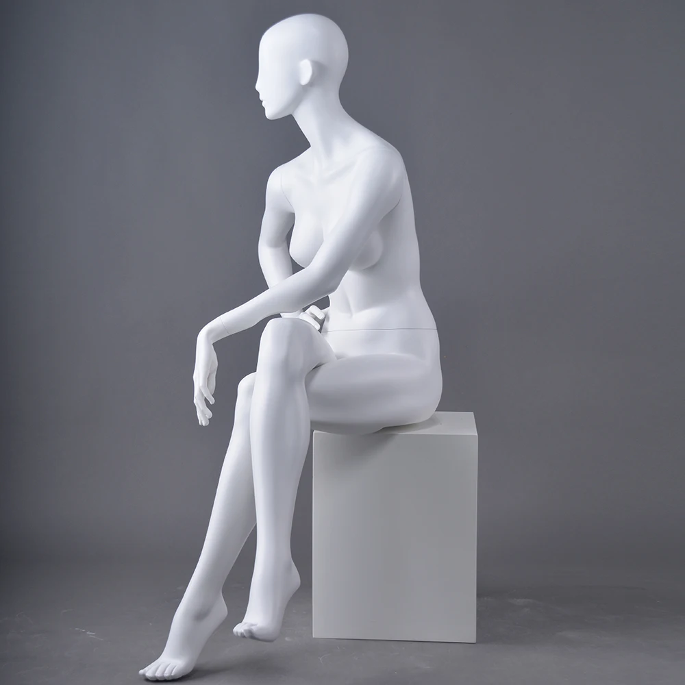 Fashion store window display female woman full body sitting mannequin suppliers for sale