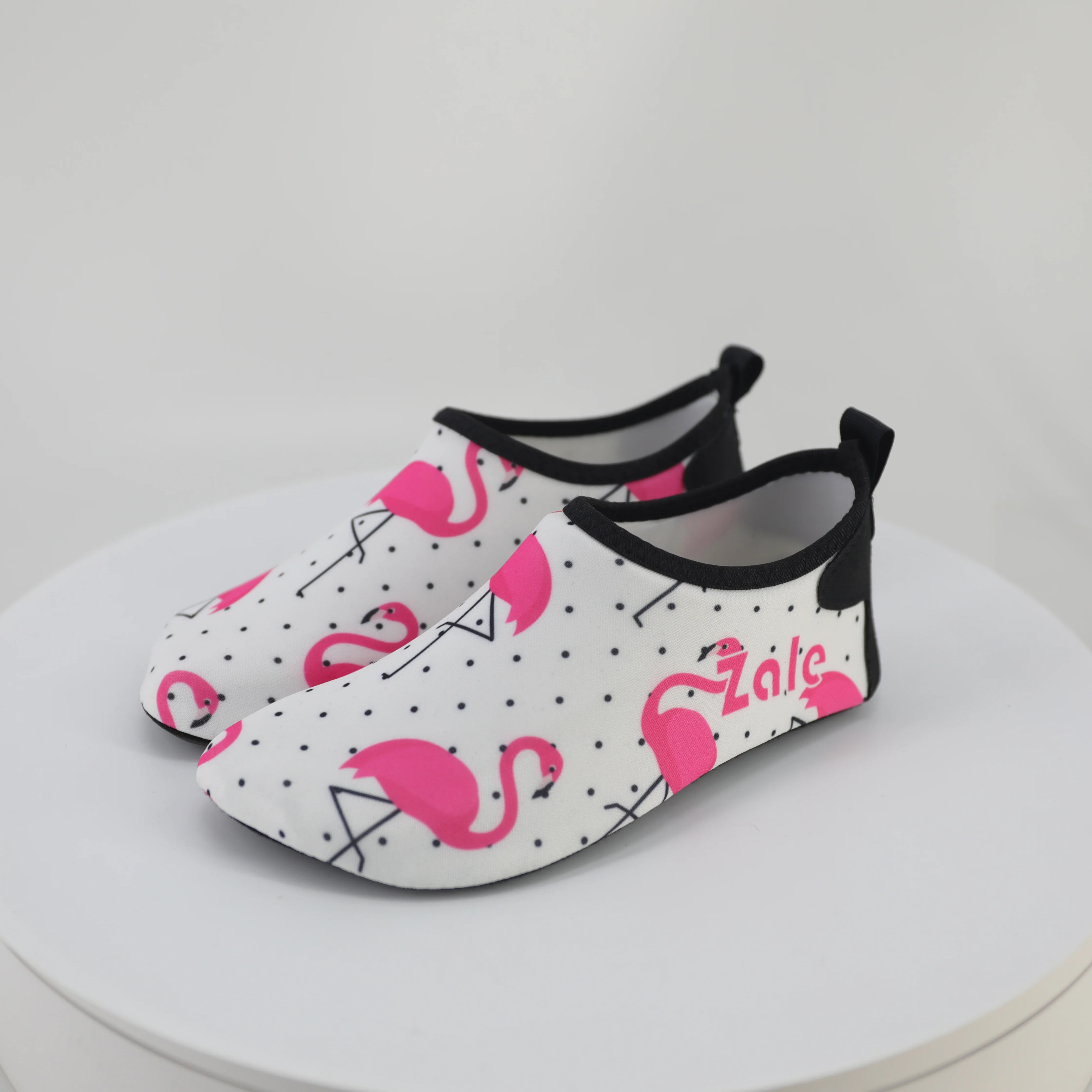 Zale 2019 No Slip Customized Women Swimming shoes Diving Heated Yoga Beach Best Scuba Aqua Water shoes