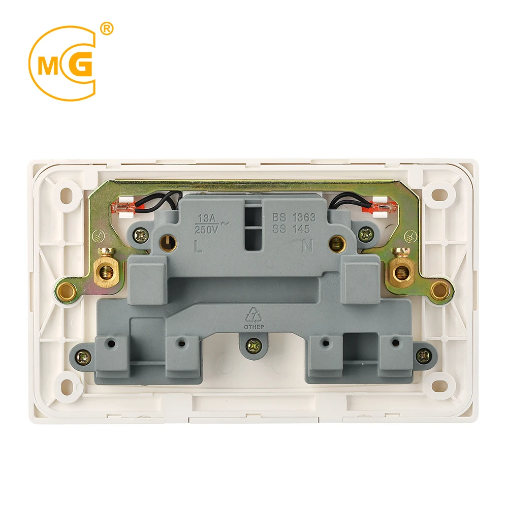 Британский стандарт Великобритании 13A 2 gang 3 pin переключила гнездо