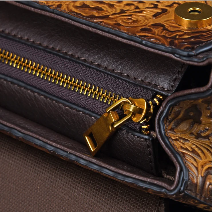 Tree cream leather ladies hand-brushed shoulder diagonal handbag embossed fashion leather handbag