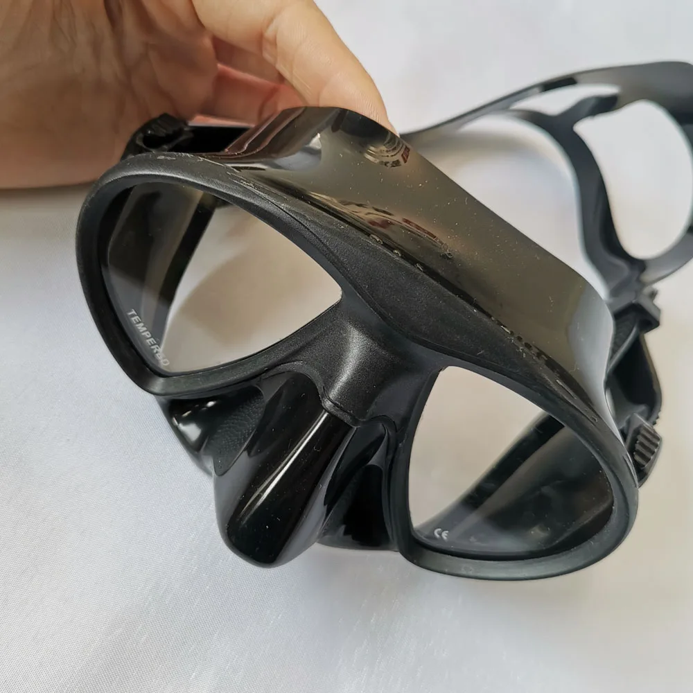 Удобная бескаркасная маска для фридайвинга