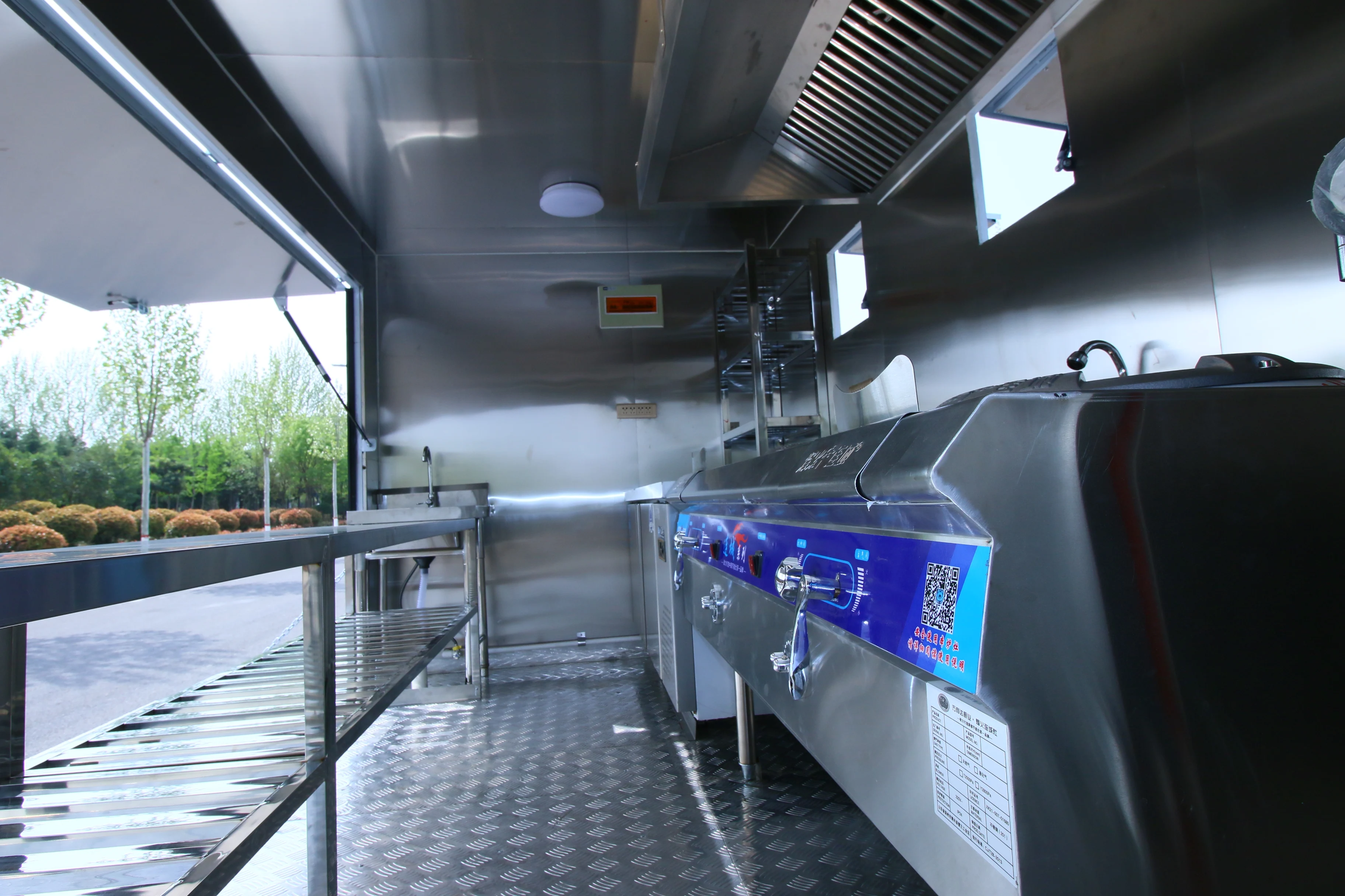 4.2 m China mobile food truck for sale