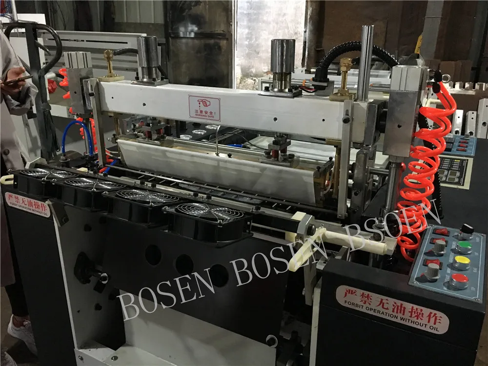 Автоматическая машина для изготовления полиэтиленовых пакетов