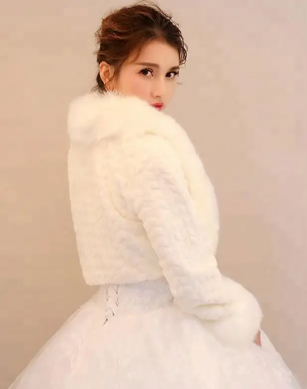 
Bridal white Faux fox fur shawl for wedding evening winter 
