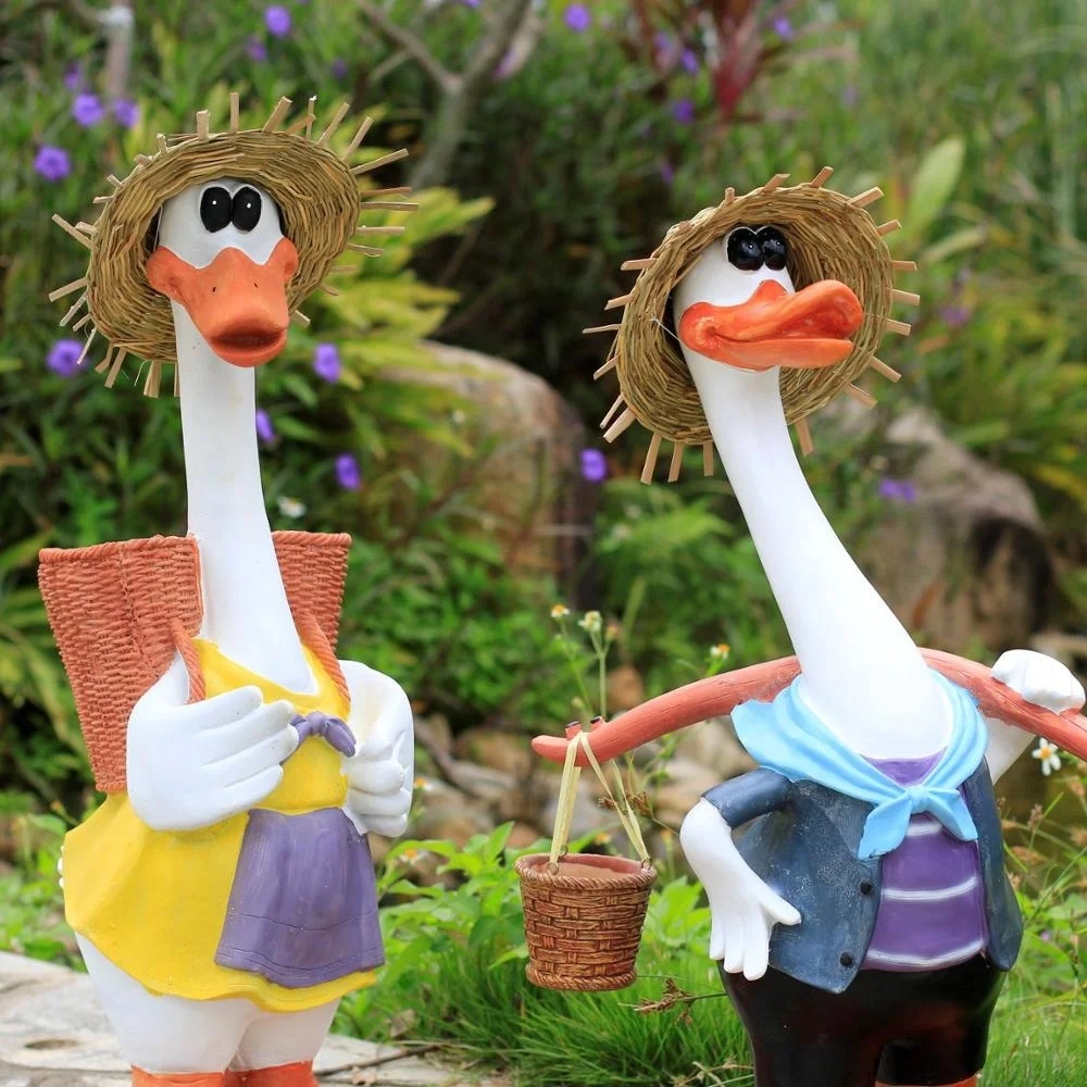 Factory Price Lovely Fiberglass Cartoon Duck Statue For Garden Decoration