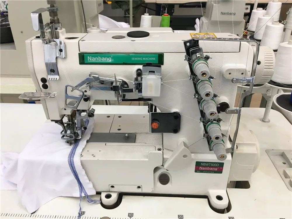 500D-01GB 4 Needle 6 Thread Direct Drive Auto Trimmer Flatseamer Sewing Machine With Air Suction Device