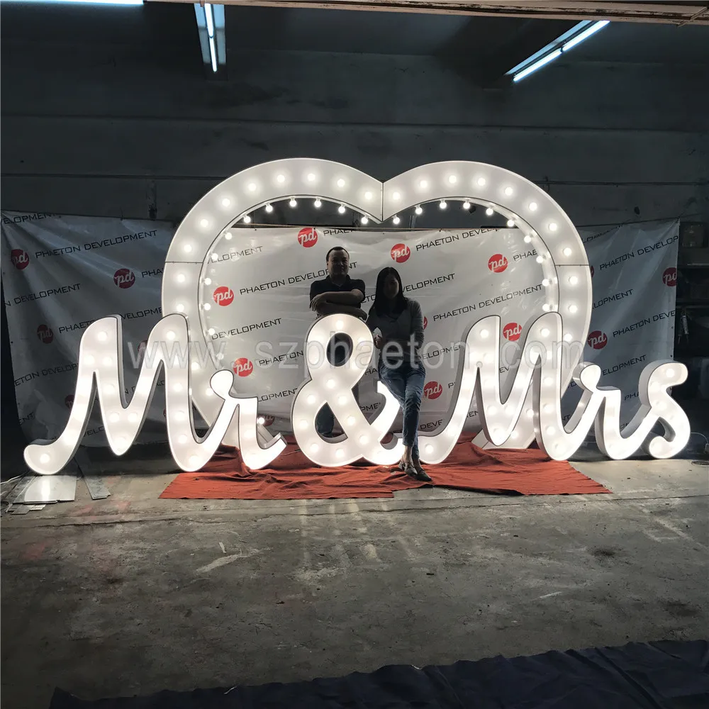 Light up wedding metal arch for wedding hall decoration