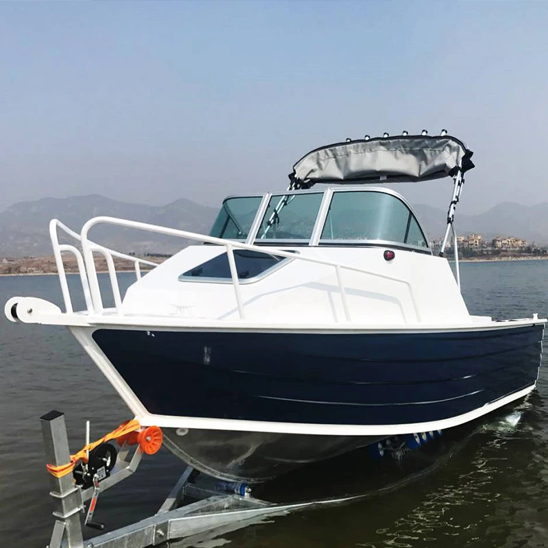 Рыболовная лодка PR550 с алюминиевой кабиной