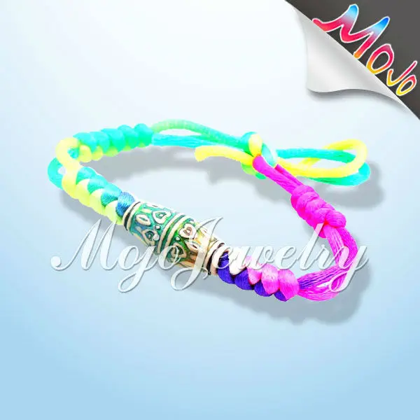 Готический стиль настроения пластиковые бусины с атласной радуга шнур для продажи