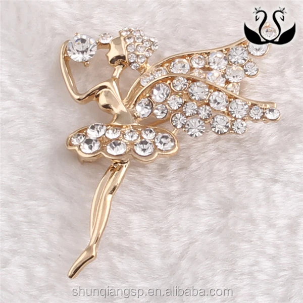 
Christmas Gift Fashion Dubai Gold Plated Metal Angle Wings Brooch 