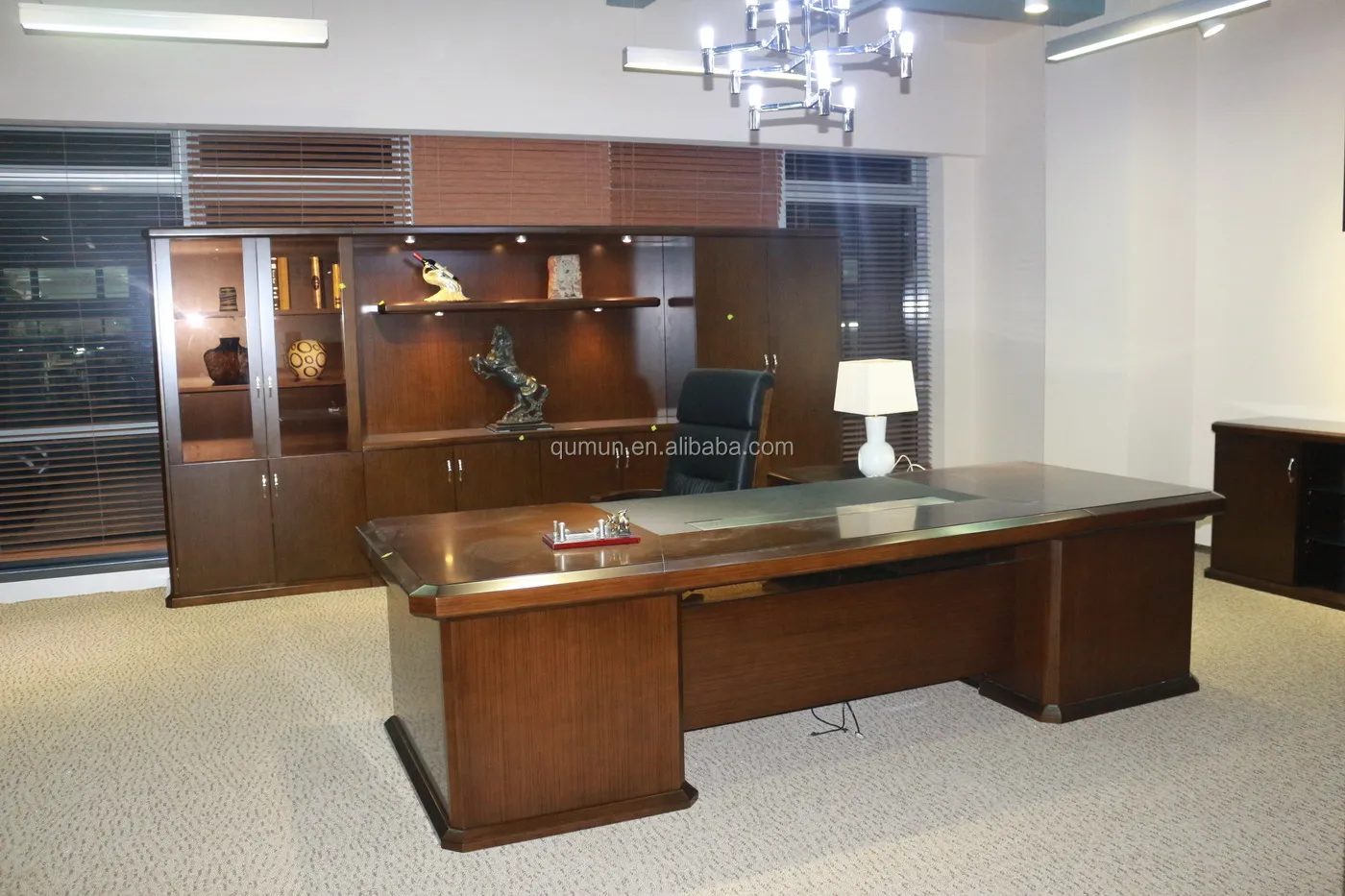China manufacturer luxury office furniture office MDF executive desk high end office furniture