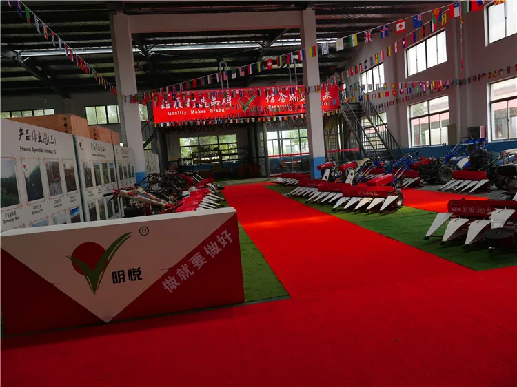 Paddy harvester oil palm harvester mini soybean harvester in india