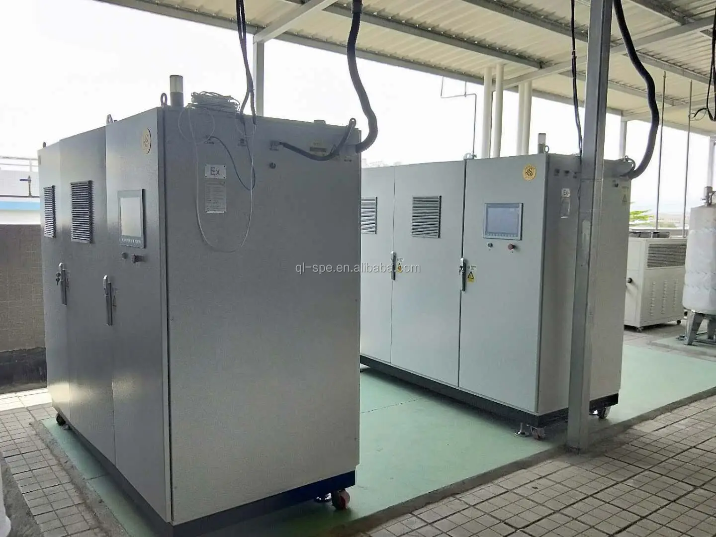 Solar/wind powered PEM water electrolyzer hydrogen generator  for customized product