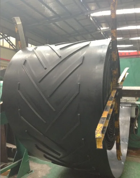 C15 P750 рисунком шеврон конвейерная лента