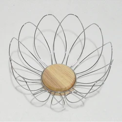 Modern design innovative flower shape basket household use metal wire & wood fruit basket