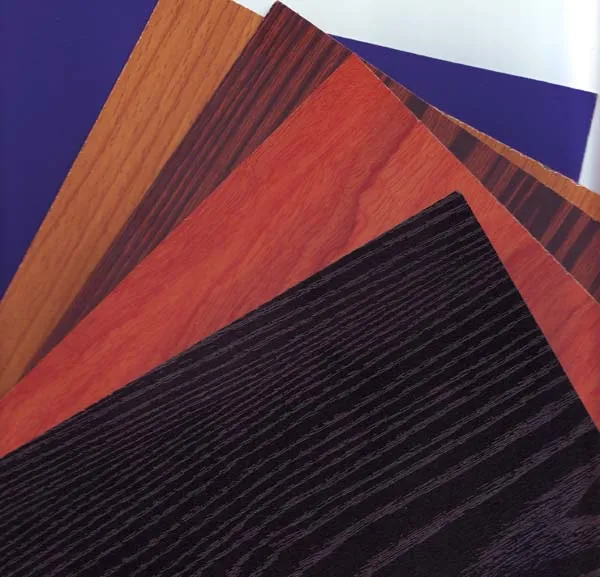 Водостойкий текстурный ламинат под высоким давлением