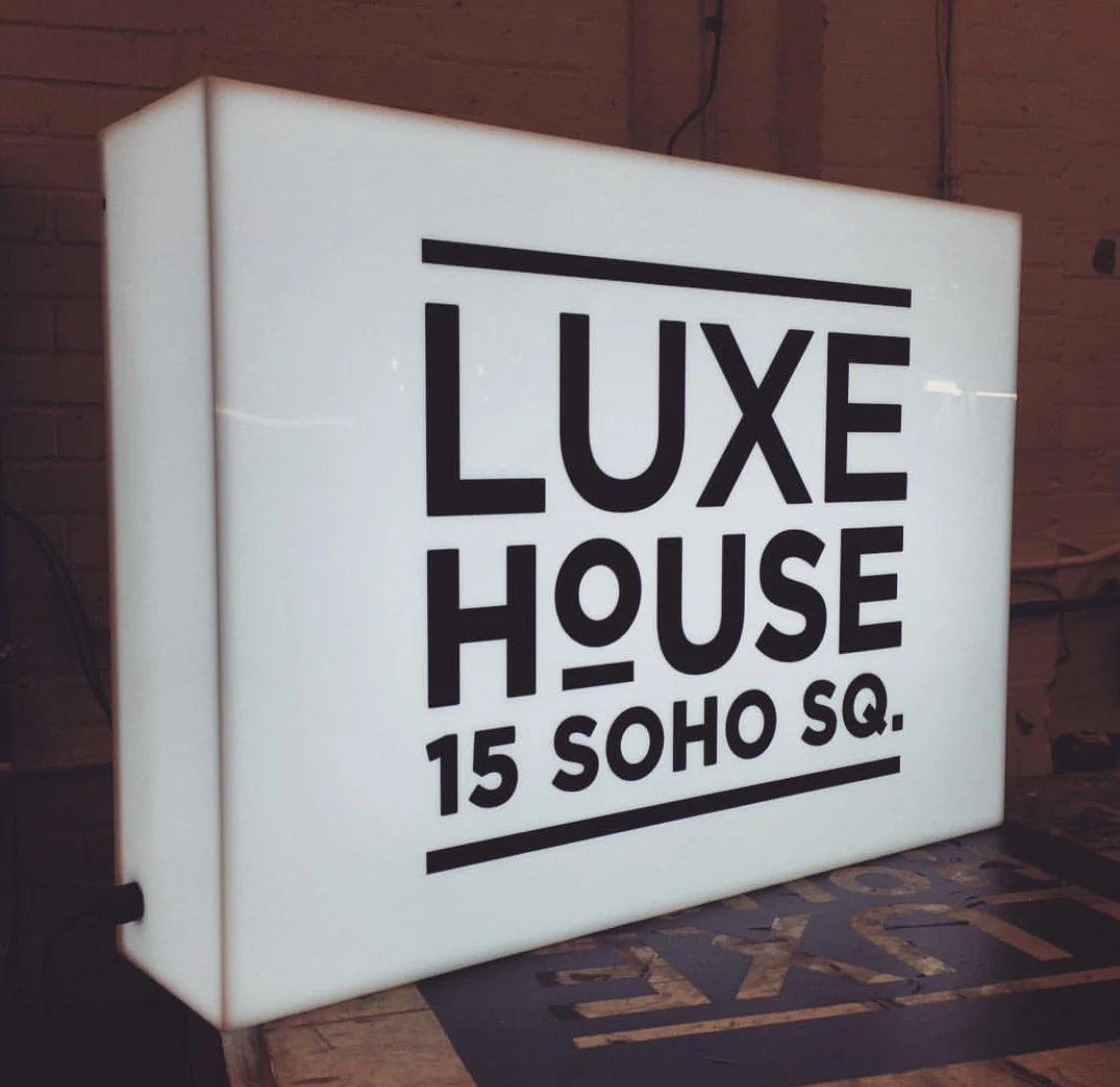 Modern UV printed or pad pasting luminous slim acrylic scrolling light box display