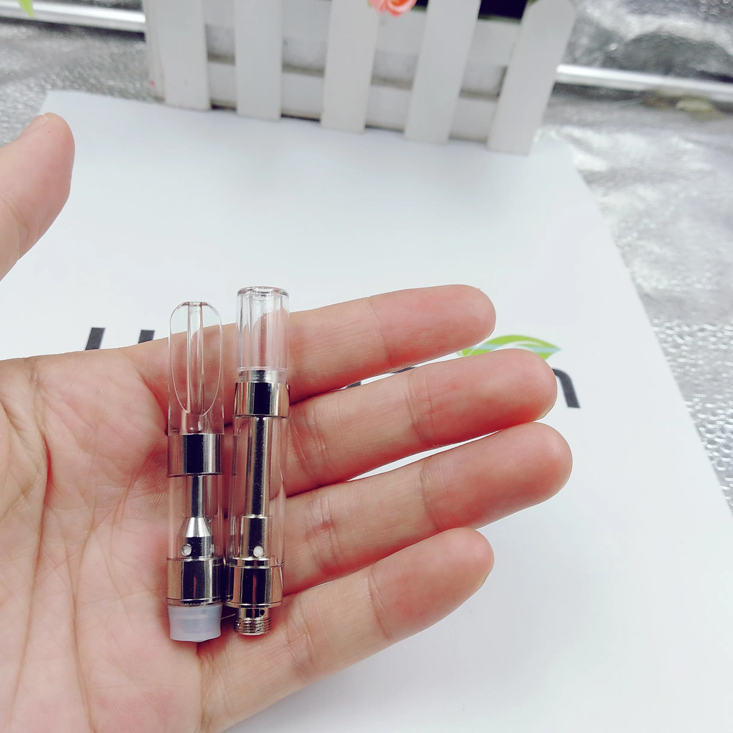 
G5 plastic tip ceramic coil lock in type cheap price factory supply .5 ml 1ml oil vape cartridge 