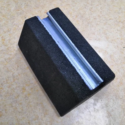 0.6 m rubber standoff feet/Shock pad