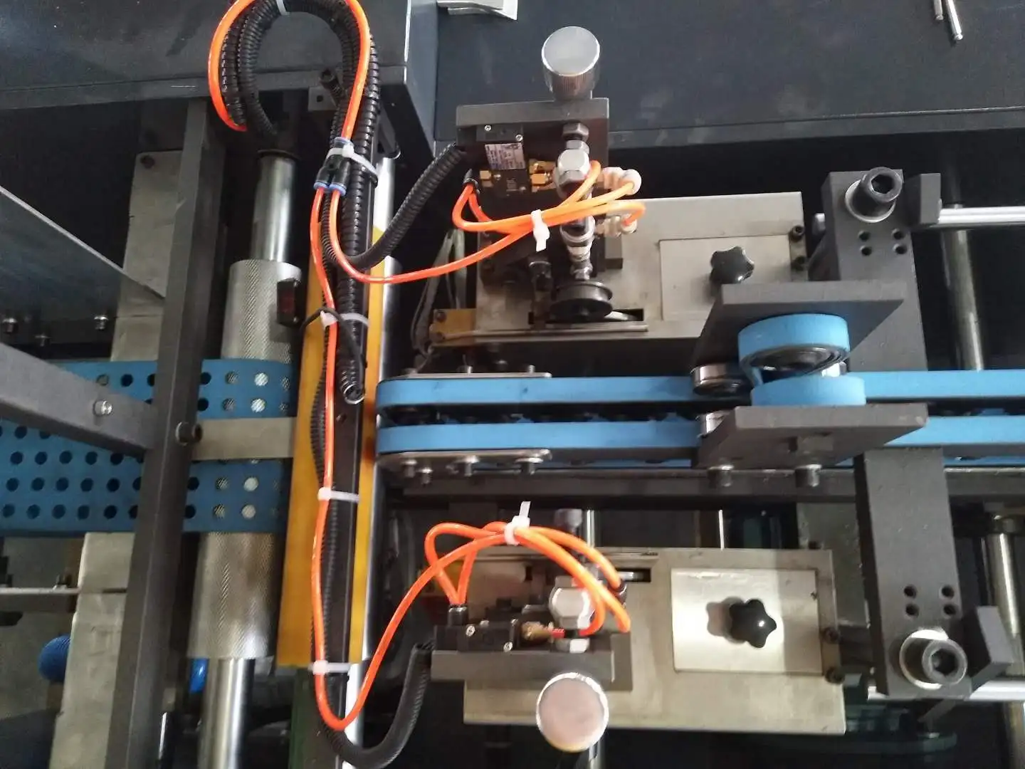 Dakiou HBJ-D300 Automatic High-speed Quality-assured Takeaway Box Forming Machine