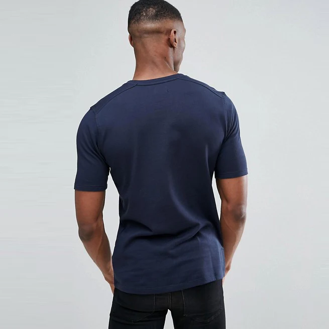 Однотонная футболка с коротким рукавом