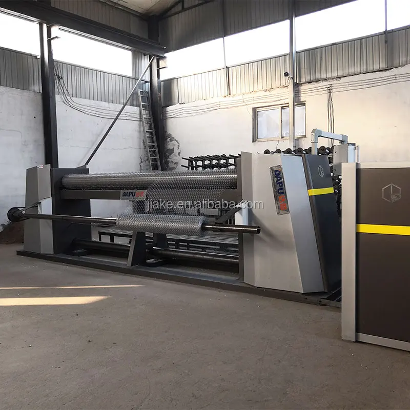 Fully automatic hexagonal wire mesh making machine