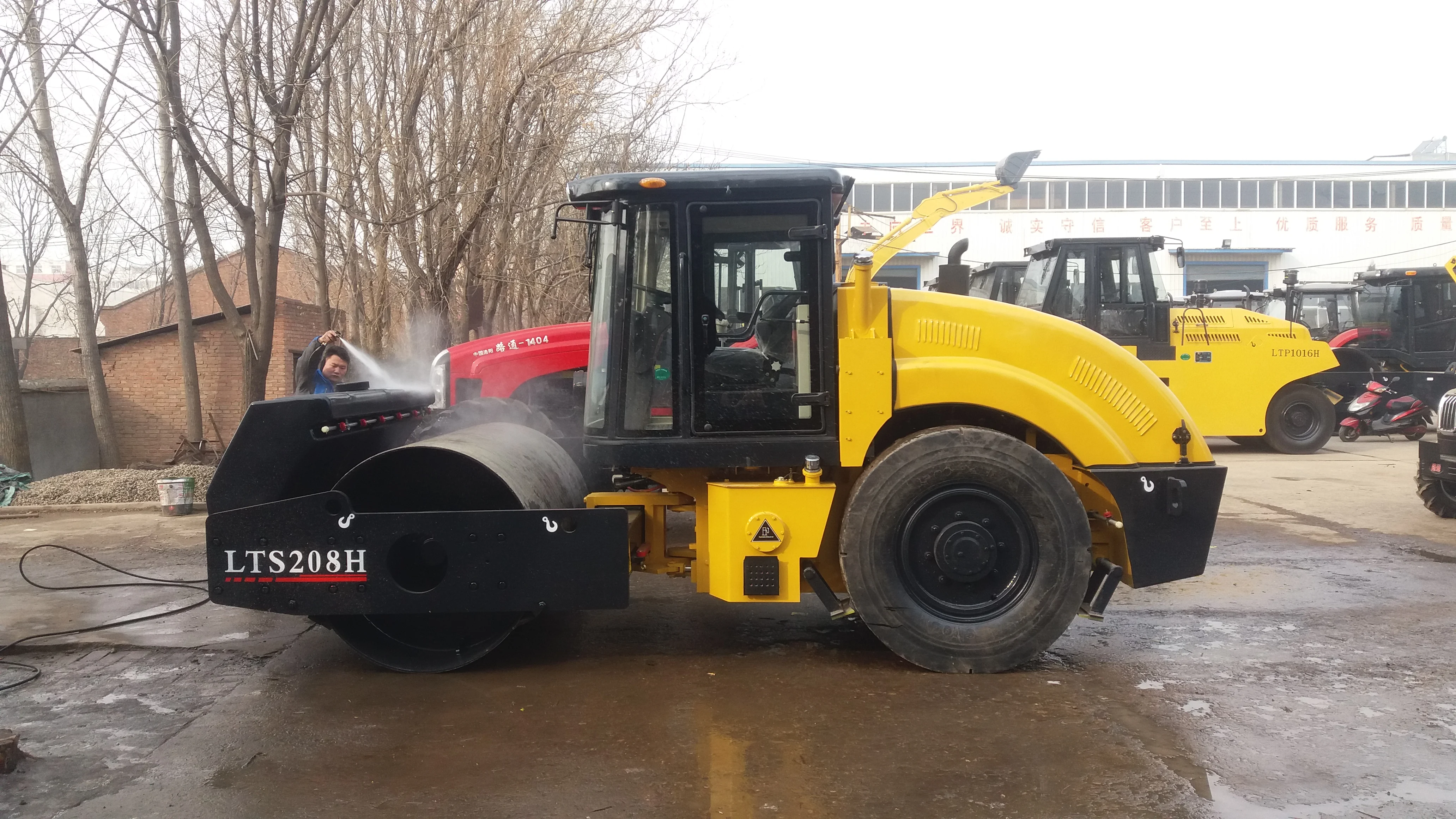 LUTONG 12 Tons Mini Mechanical Hydraulic Single Drum Compactor Road Roller LT212B