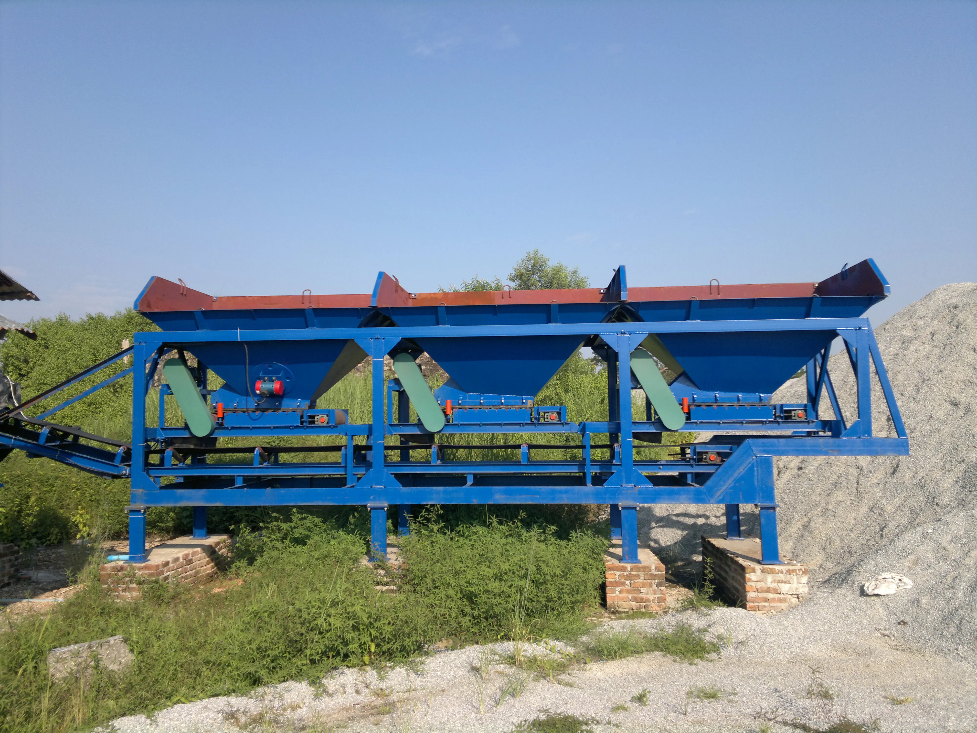 
China top selling roady 40t/h asphalt mixing plant on sale 