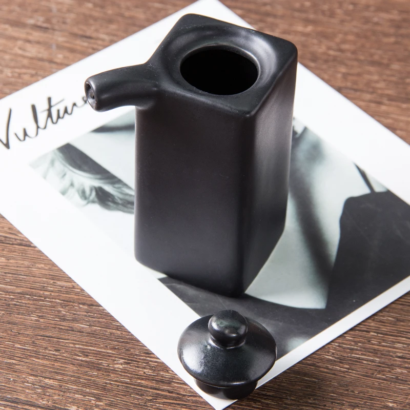 Small Pouring Bowl Kitchenware Honey Sauce Oil Vinegar Maple Syrup Ceramic Bottle Dispenser