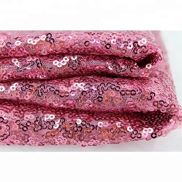 Ткань шифона с золотыми камнями и