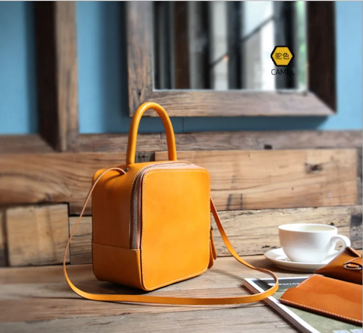 2019 new original handmade vegetable tanned leather female bag top layer leather shoulder vegetable tanne Messenger bag tofu bag