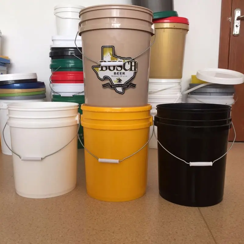 20L/5Gallon plastic bucket with griphook lid and metal handle